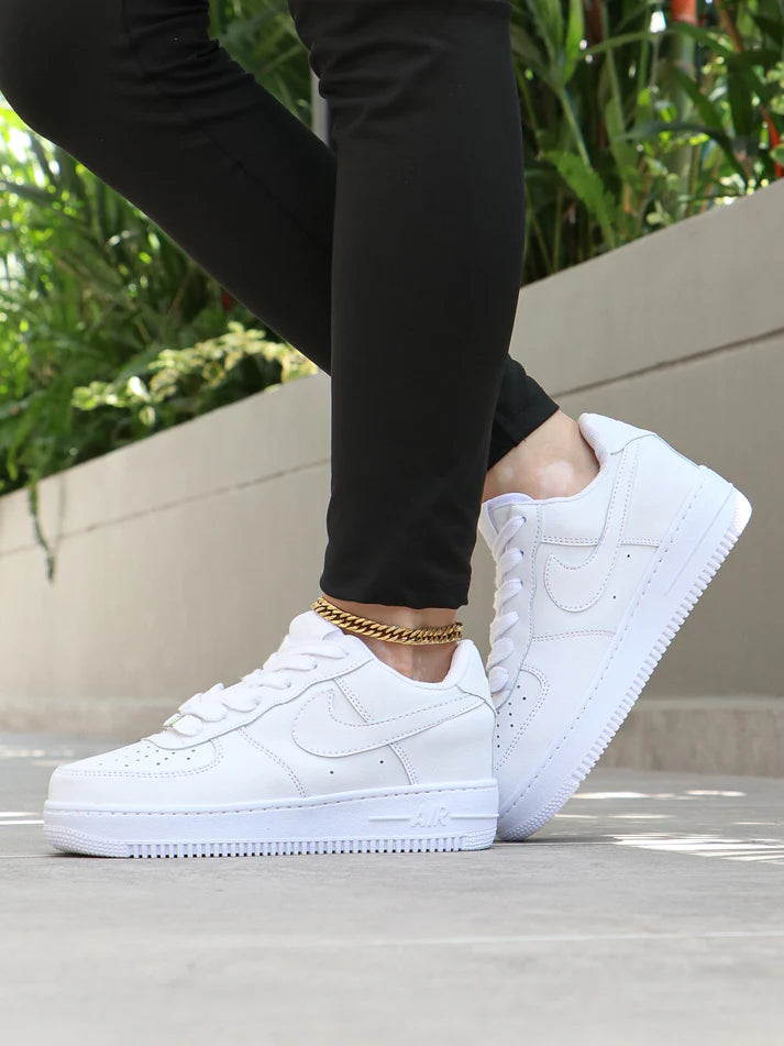 NIKE AIR FORCE 1 LOW